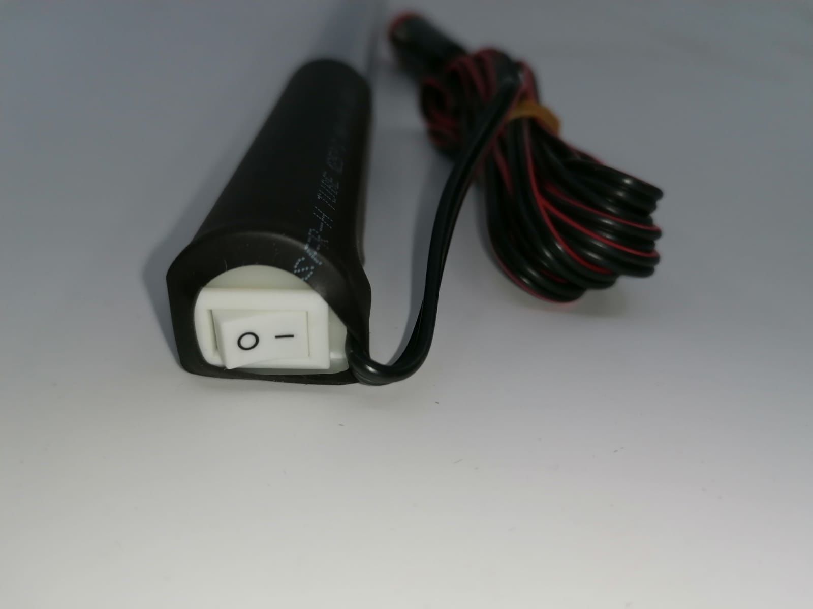 SEYYAR LED LAMBA 12V MIKNATISLI ÇAKMAK FİŞLİ (AÇ KAPA BUTONLU) | AUTOMARS